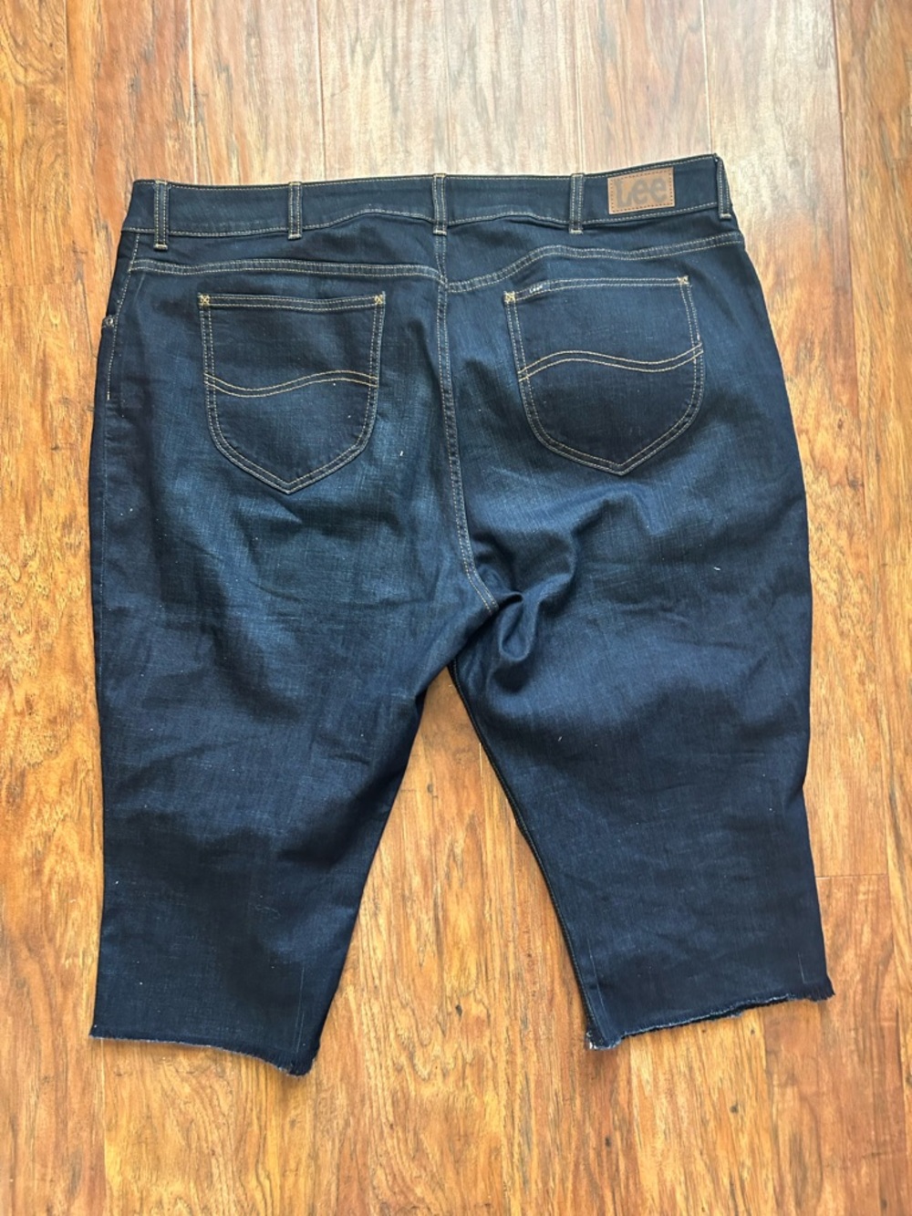Lee Women’s Dark Indigo Denim Bermuda Shorts - Picture 10 of 10